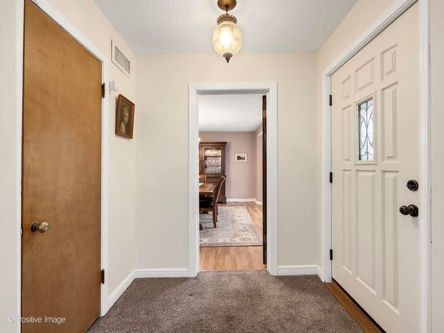821 N Catherine Avenue, La Grange Park, IL 60526