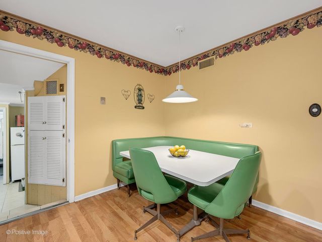 821 N Catherine Avenue, La Grange Park, IL 60526