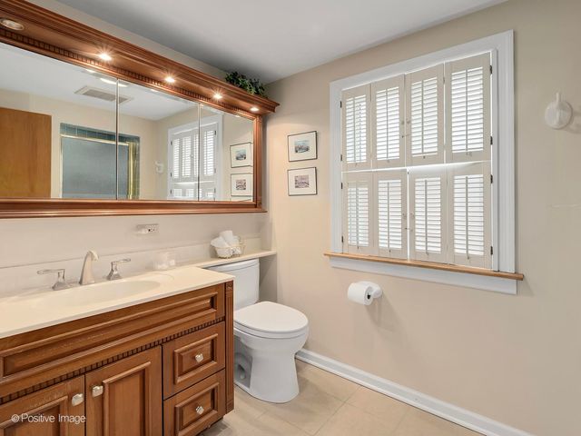 821 N Catherine Avenue, La Grange Park, IL 60526