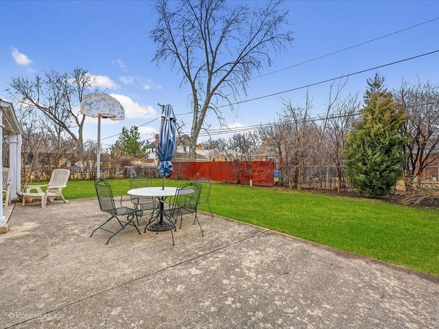 821 N Catherine Avenue, La Grange Park, IL 60526