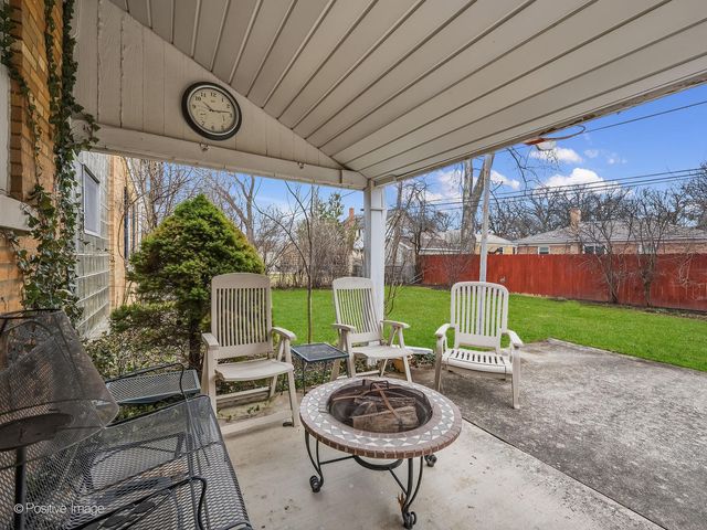 821 N Catherine Avenue, La Grange Park, IL 60526
