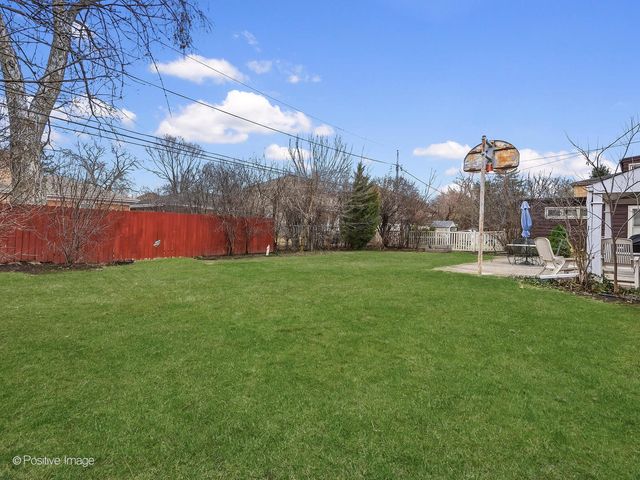 821 N Catherine Avenue, La Grange Park, IL 60526