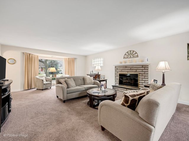 821 N Catherine Avenue, La Grange Park, IL 60526
