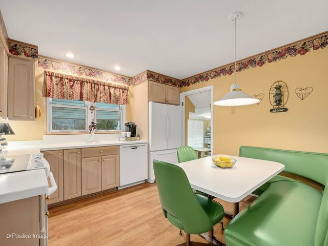 821 N Catherine Avenue, La Grange Park, IL 60526