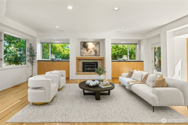 16407 NE 44th Way, Redmond, WA 98052