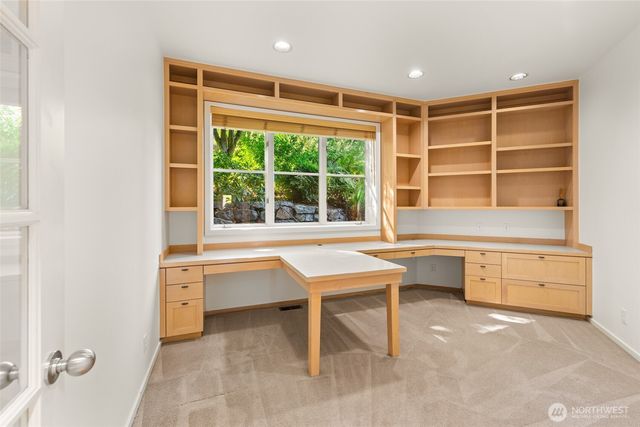 16407 NE 44th Way, Redmond, WA 98052