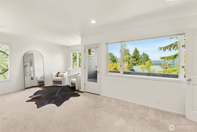 16407 NE 44th Way, Redmond, WA 98052