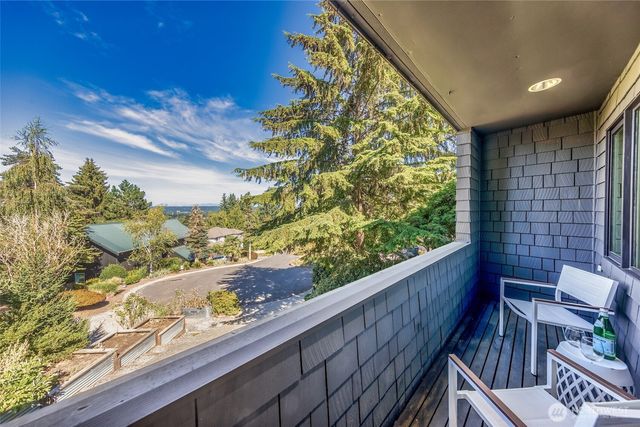 16407 NE 44th Way, Redmond, WA 98052