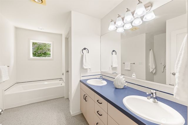 16407 NE 44th Way, Redmond, WA 98052