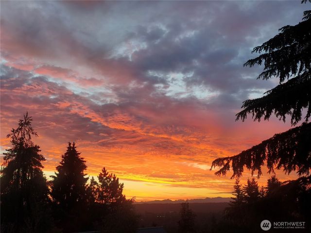 16407 NE 44th Way, Redmond, WA 98052