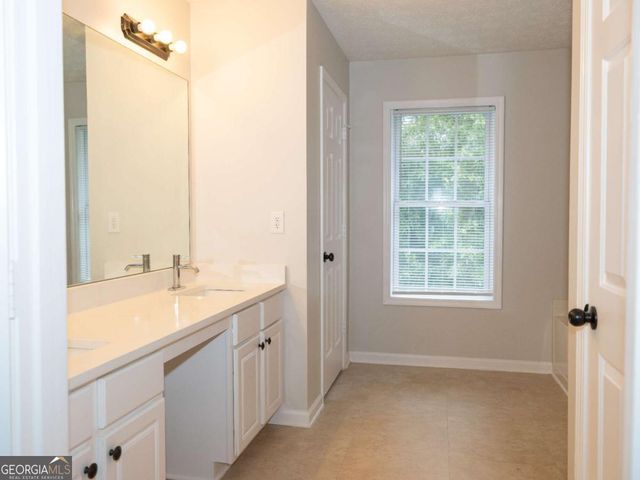 1860 Pinehurst View Drive, Grayson, GA 30017