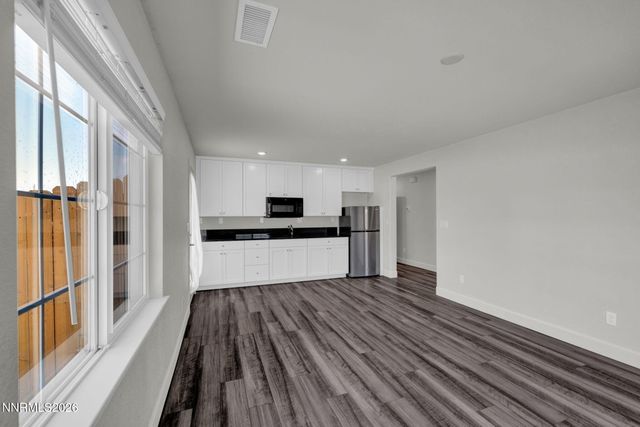 734 Hallow Pointe Drive, Sparks, NV 89441