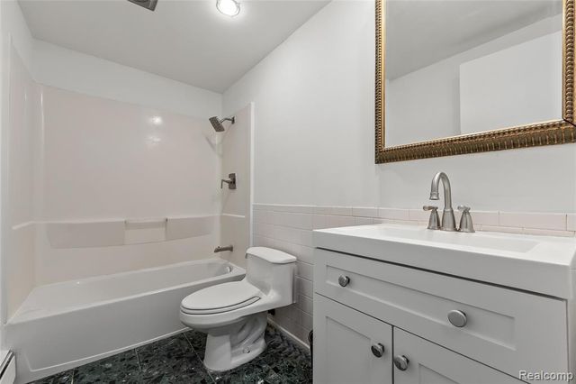 100 W Hickory Grove Road A2, Bloomfield Hills, MI 48304