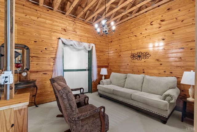 1433 Piney Mountain Road, Appomattox, VA 24522