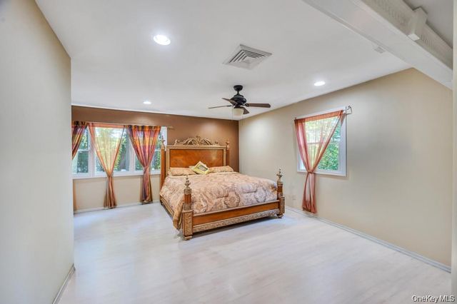 28 Penn Drive, Dix Hills, NY 11746