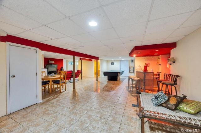 28 Penn Drive, Dix Hills, NY 11746