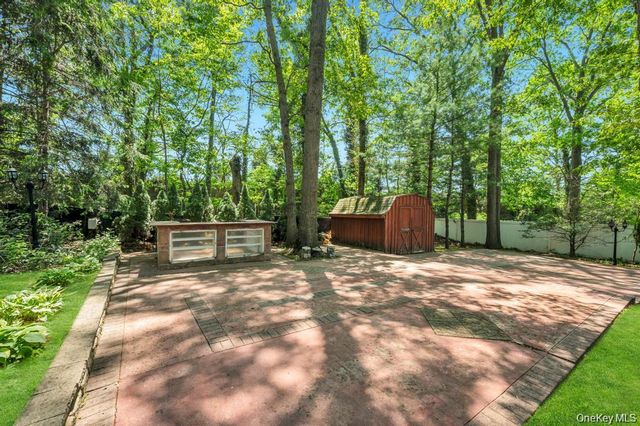 28 Penn Drive, Dix Hills, NY 11746