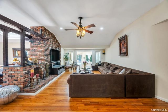 28 Penn Drive, Dix Hills, NY 11746