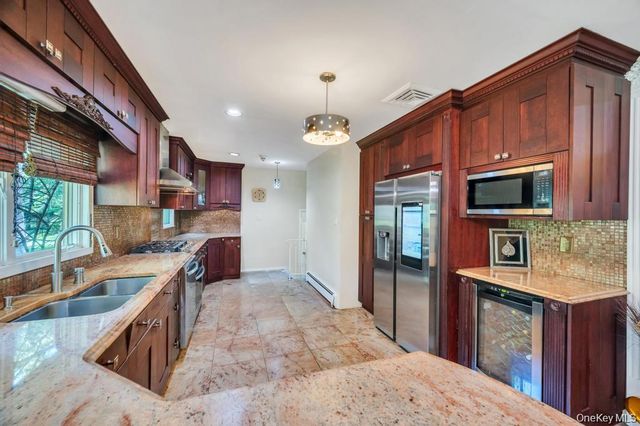 28 Penn Drive, Dix Hills, NY 11746