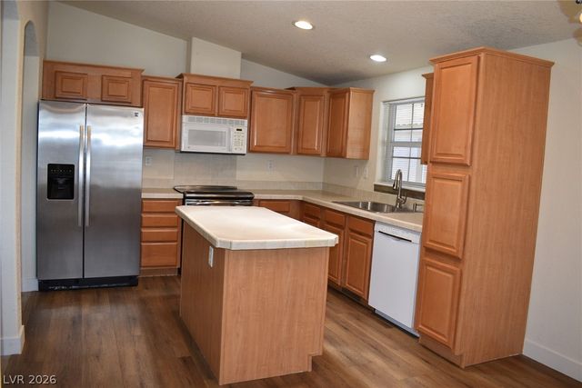 415 Bel Air Avenue, Pahrump, NV 89048