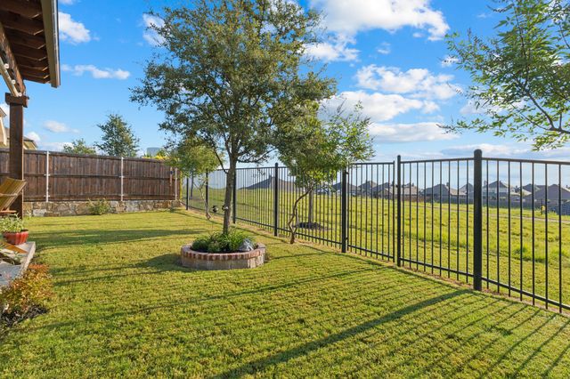 5545 Annie Creek Road, Fort Worth, TX 76126