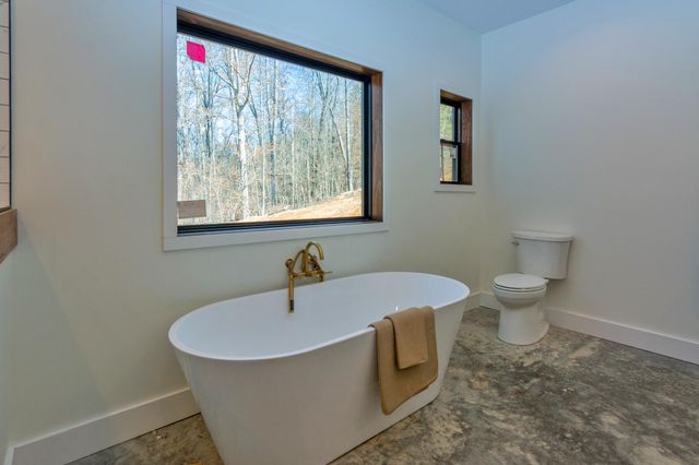 2604 Lower East Valley Road, Dunlap, TN 37327