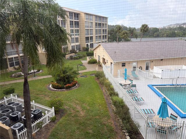 3753 LAKE BAYSHORE DRIVE 305, Bradenton, FL 34205