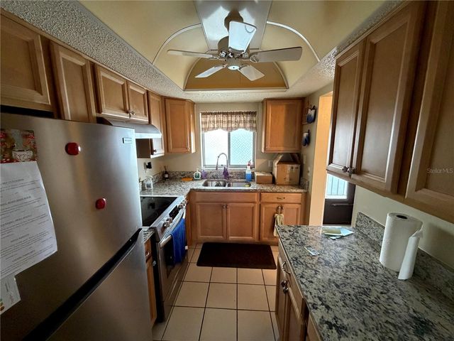 3753 LAKE BAYSHORE DRIVE 305, Bradenton, FL 34205