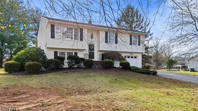 31 Fox Chase Run, Hillsborough Twp., NJ 08844