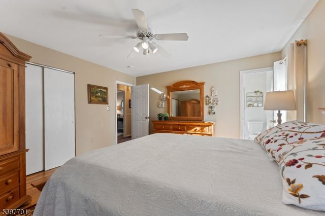 31 Fox Chase Run, Hillsborough Twp., NJ 08844