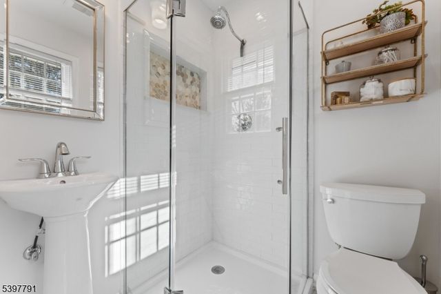 31 Fox Chase Run, Hillsborough Twp., NJ 08844