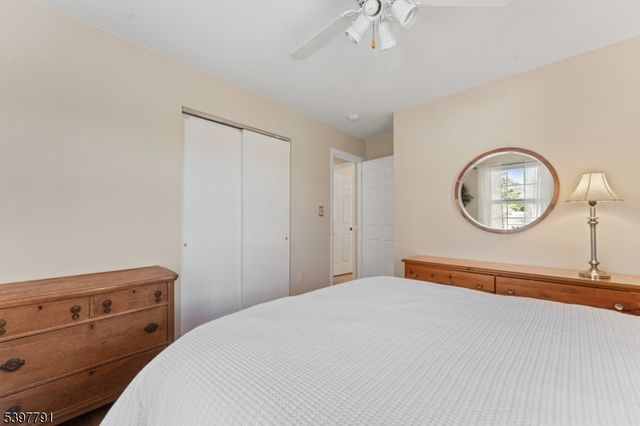 31 Fox Chase Run, Hillsborough Twp., NJ 08844