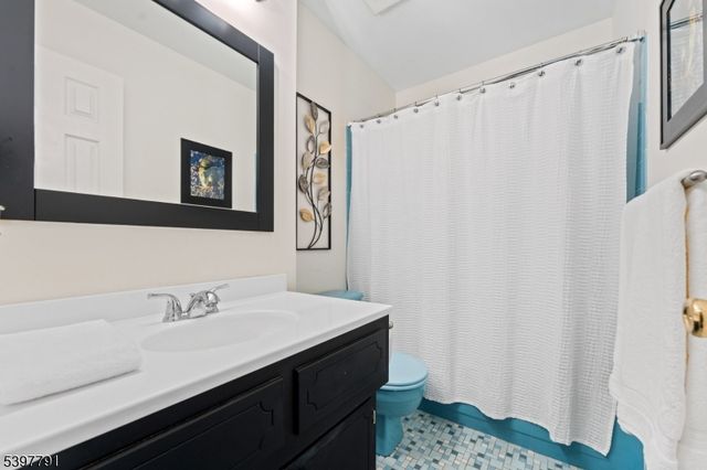 31 Fox Chase Run, Hillsborough Twp., NJ 08844