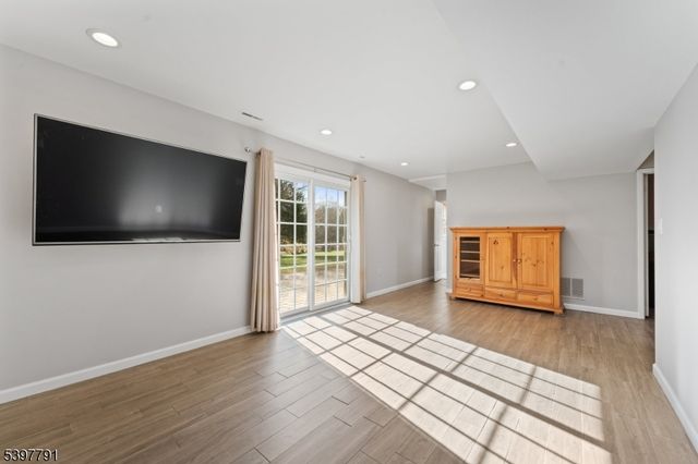 31 Fox Chase Run, Hillsborough Twp., NJ 08844