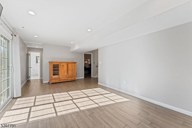 31 Fox Chase Run, Hillsborough Twp., NJ 08844