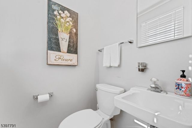 31 Fox Chase Run, Hillsborough Twp., NJ 08844