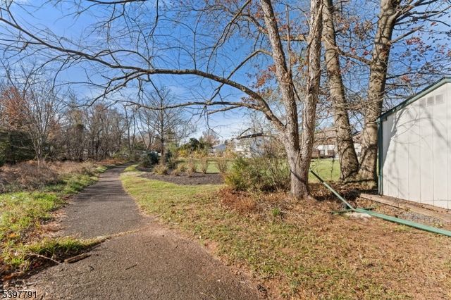 31 Fox Chase Run, Hillsborough Twp., NJ 08844