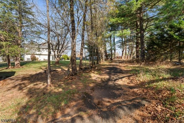 31 Fox Chase Run, Hillsborough Twp., NJ 08844