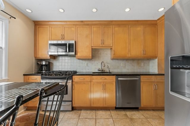 31 Fox Chase Run, Hillsborough Twp., NJ 08844