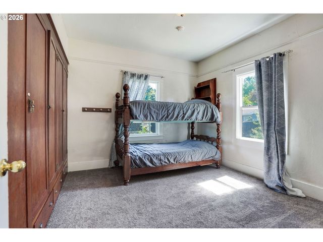 318 KOONS St, Silverton, OR 97381