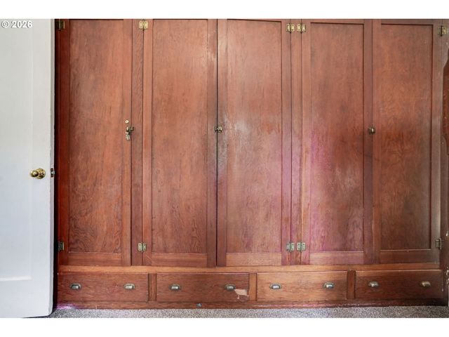 318 KOONS St, Silverton, OR 97381