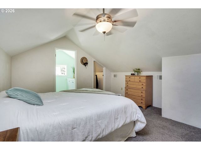 318 KOONS St, Silverton, OR 97381