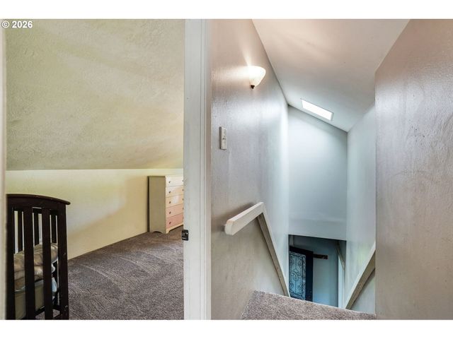 318 KOONS St, Silverton, OR 97381