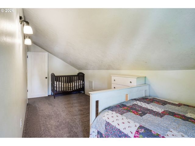 318 KOONS St, Silverton, OR 97381