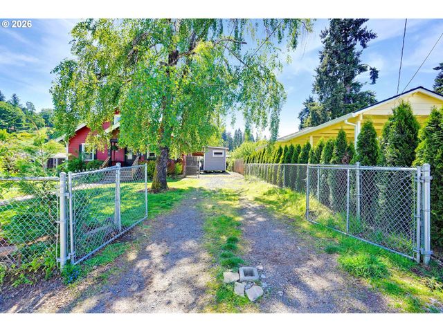 318 KOONS St, Silverton, OR 97381