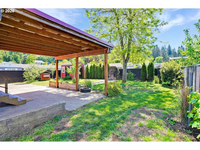 318 KOONS St, Silverton, OR 97381