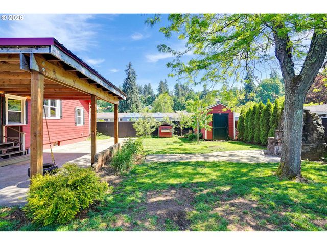 318 KOONS St, Silverton, OR 97381