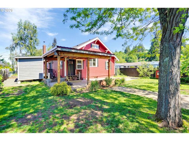 318 KOONS St, Silverton, OR 97381