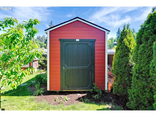 318 KOONS St, Silverton, OR 97381