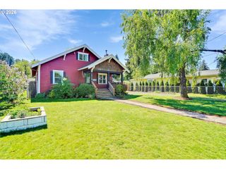 318 KOONS St, Silverton, OR 97381